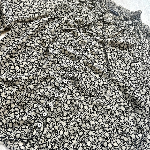 NWOT Robertson + Rodeo Black/Beige Floral Blouse - Picture 8 of 13